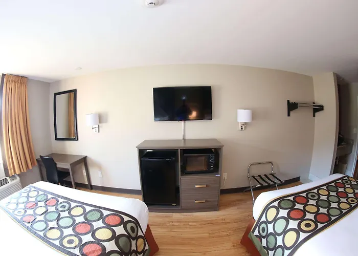 Super 8 By Wyndham Portsmouth
