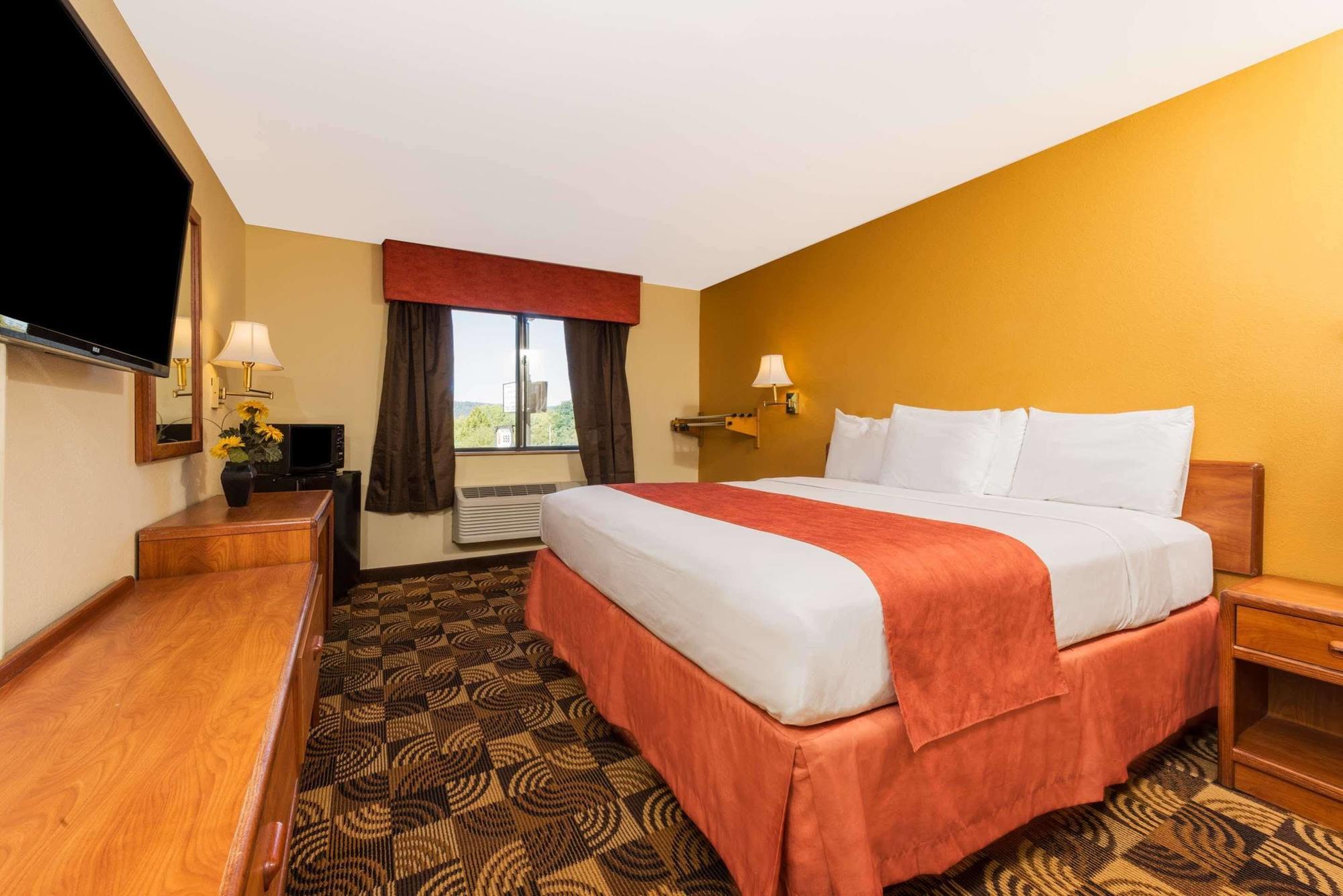 Super 8 By Wyndham Portsmouth