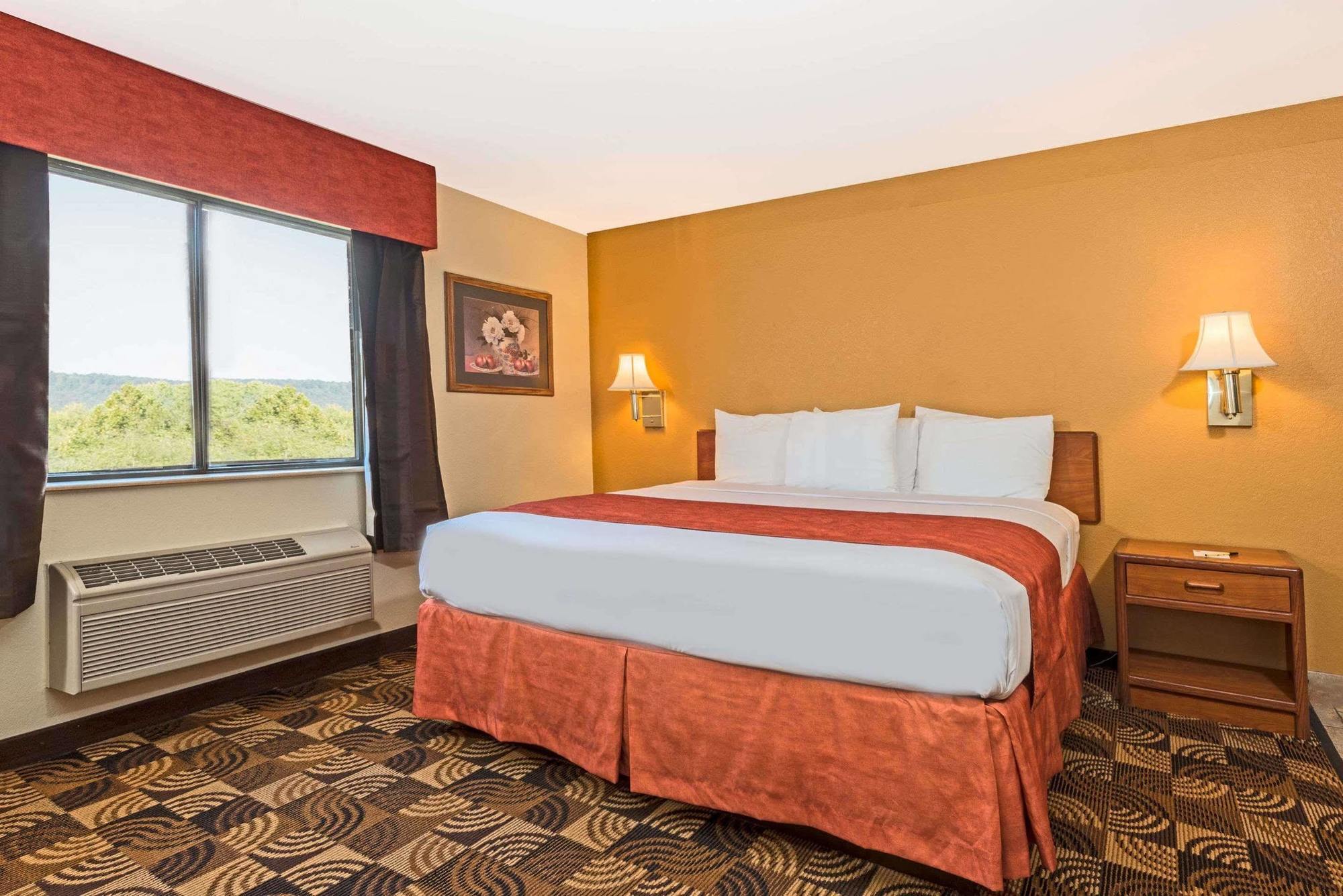 Super 8 By Wyndham Portsmouth Hotel 2*
