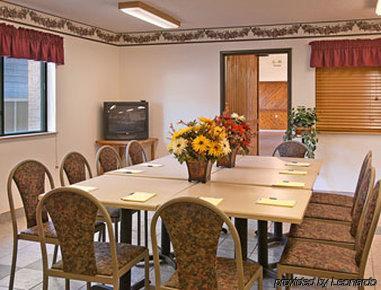 Super 8 By Wyndham Portsmouth Hotel 2*