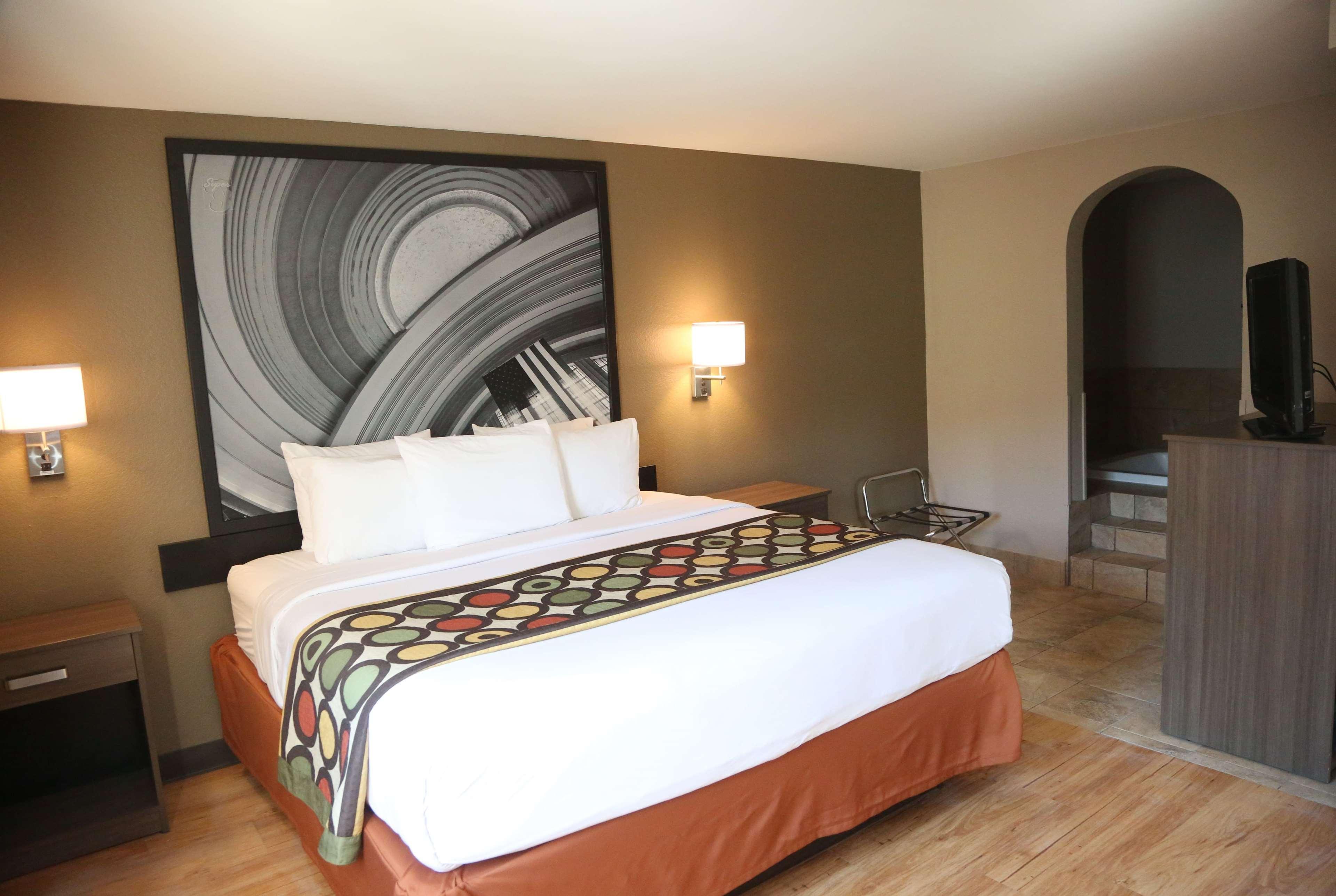 Super 8 By Wyndham Portsmouth Hotel 2*